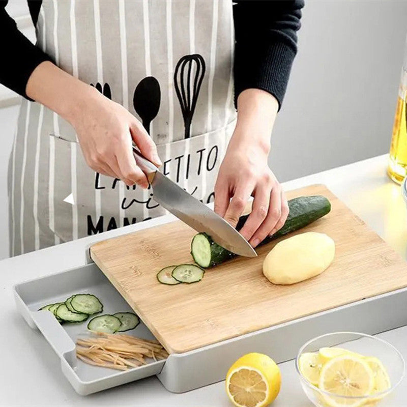 Experience the Ultimate in Kitchen Convenience with Our Bamboo Cutting Board